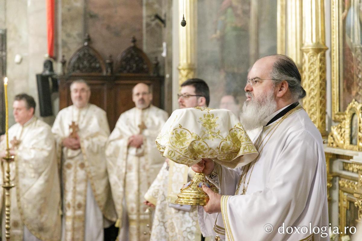 Liturghie arhierească la Catedrala Mitropolitană din Iași  în cinstea Sfinților Trei Ierarhi / Foto: pr. Silviu Cluci